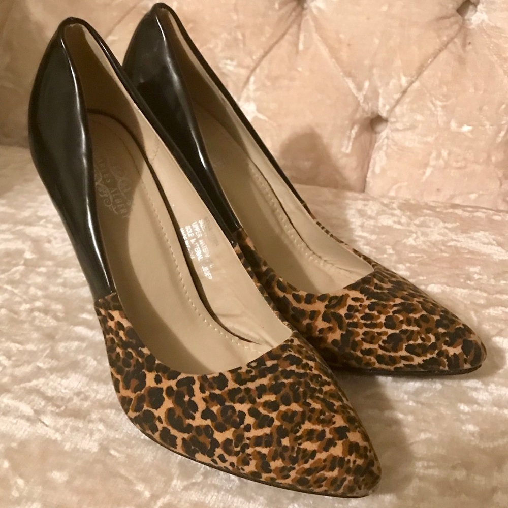 LEOPARD PRINT HEELS